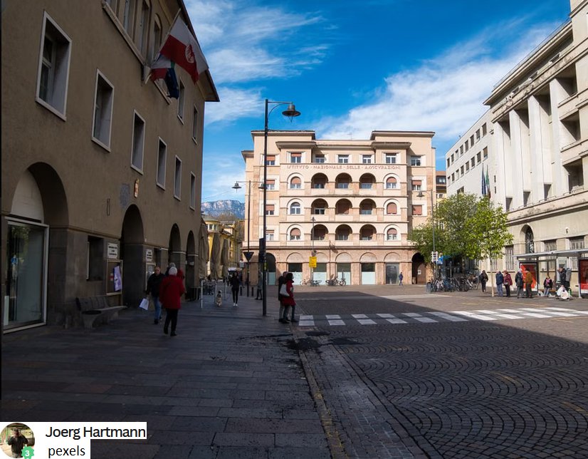 Bozen, Dominikanerplatz. 